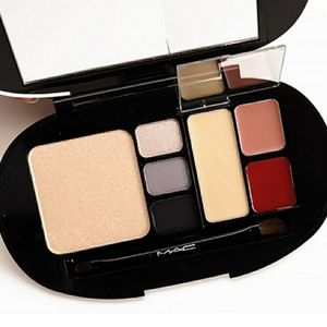 MAC Keepsakes/Smoky Face Palette